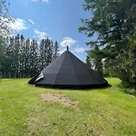 Apartamento Juurikkalahti Adventure Center